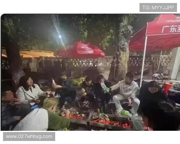 夺双金衣锦还乡全红婵回家深情拥抱奶奶母亲心疼落泪暖人心瞬间